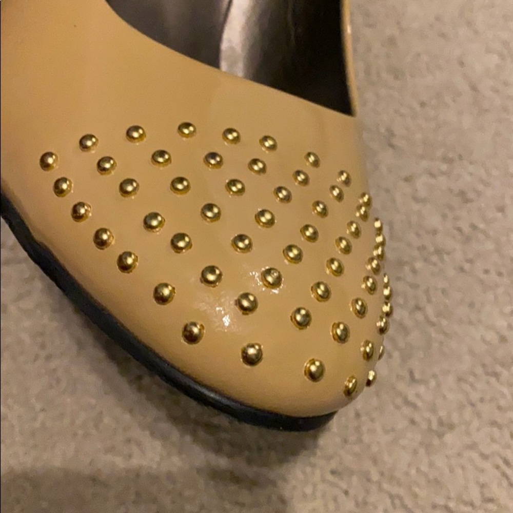 Tan Heels - Picture 3 of 10